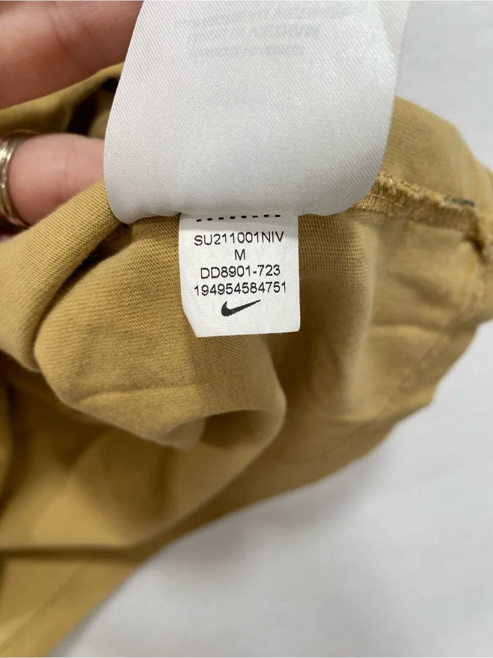 Nike SB Patch Logo Tan Skateboard Short Sleeve T-Shirt Men’s Size M The Nike Tee